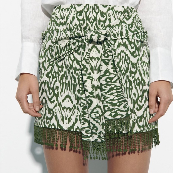 Zara Green Fringe skirt - Picture 2 of 4